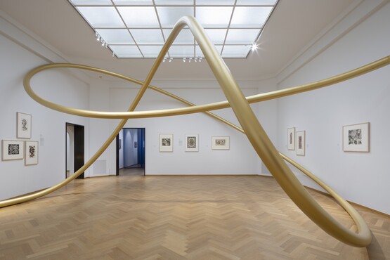 Installatie en prenten in zaal Oneindigheid in de tentoonstelling Escher – Andere wereld door Gijs Van Vaerenbergh. Foto: Johnny Umans