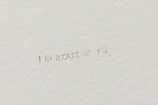 Navid Nuur, I AM BECAUSE OF YOU, 2008-2020, roestvrijstalen slagletters in een muur. Foto: Bram Vreugdenhil. 