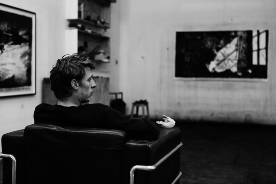 Rinus Van de Velde in zijn atelier