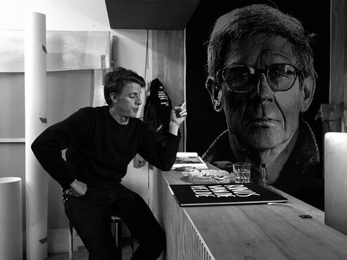 Rinus Van de Velde in zijn atelier