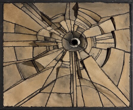 Lee Bontecou, Zonder Titel (1961), gelast staal, canvas, ijzerdraad, en roet Copyright Lee Bontecou, 2016