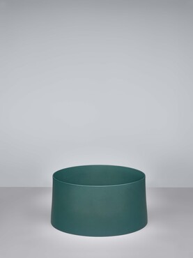 Geert Lap, Keramische vorm, 1988, ø 27,8 x h 14,7 cm, gedraaid steengoed met terra sigillata-glazuur, Kunstmuseum Den Haag. Foto: Erik & Petra Hesmerg