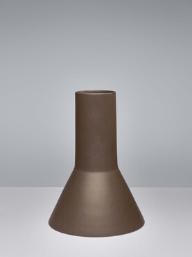 Geert Lap, Keramische vorm, 1988, ø 30 x h 40 cm, gedraaid steengoed met terra sigillata-glazuur, Kunstmuseum Den Haag. Foto: Erik & Petra Hesmerg