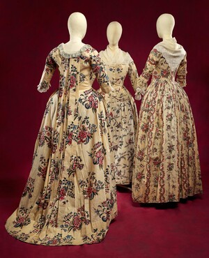 Dresses of chintz (painted and printed cotton) from India in European fashions, c. 1780-1795, Kunstmuseum Den Haag. Photo: Alice de Groot.