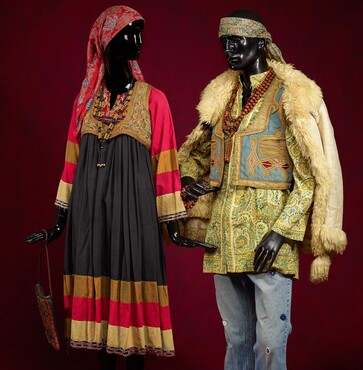 Hippie outfits, with clothes from Afghanistan, India, Western Europe etc., 1960s, Kunstmuseum Den Haag. Photo: Alice de Groot.