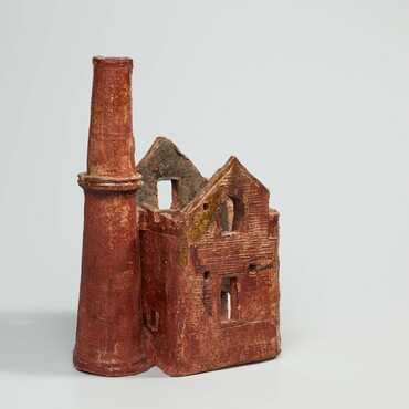 Harm Kamerlingh Onnes, Fabriek, 1963, polychroom geglazuurd aardewerk, hoogte 28,5 cm, Kunstmuseum Den Haag.