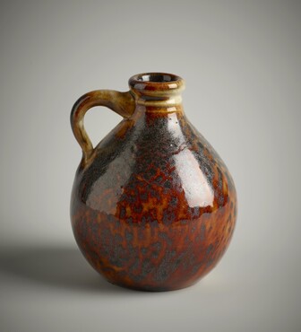 Hein Andrée (1882-1961) Jug with ‘Panther’s Skin’ glaze, c. 1923-1932 height 8 cm Photo: Alice de Groot