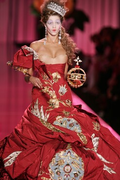 John Galliano for Dior, haute couture collection, fall/winter 2004. Photo: Peter Stigter