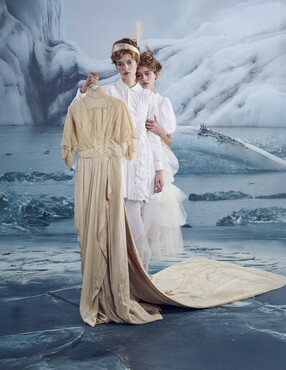 Wedding dress, Fotografie: Jasper Abels Art Direction: Maarten Spruyt 