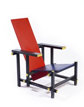 Gerrit Rietveld, Rood-blauwe leunstoel, circa 1918, beukenhout en multiplex, 87,5 x 60 x 76 cm. Kunstmuseum Den Haag