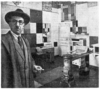 Fotomontage, Piet Mondriaan in zijn atelier, 26 Rue du Départ, 1925-1926. Atelierfoto: Paul Delbo. Portretfoto: onbekend, eens toegeschreven aan Man Ray. Collectie RKD Den Haag – Nederlands Instituut voor Kunstgeschiedenis