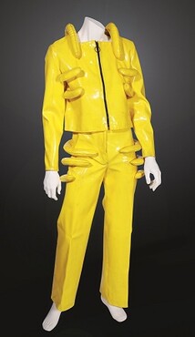 Marty Basart Man’s suit 1969 Artificial material, cotton, metal. Made for a contest for students of fashion academies to honour the 100 years anniversiry of Dutch fashion company Peek & Cloppenburg in 1969. The name of the contest was ‘Costume for the future’. Photo: Kunstmuseum Den Haag