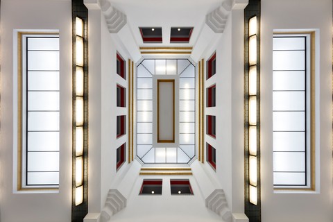 Blik omhoog in Kunstmuseum Den Haag. Foto: Gerrit Schreurs